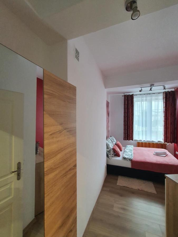 Apartment Pod 12