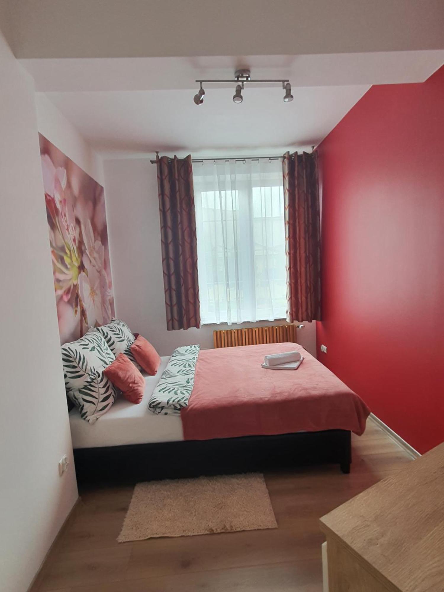 Apartment Pod 12